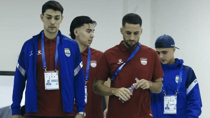 Para pemain Persib memasuki GBLA jelang menghadapi Persik Kediri, Senin 9 Maret 2026, pukul 20.30 WIB.