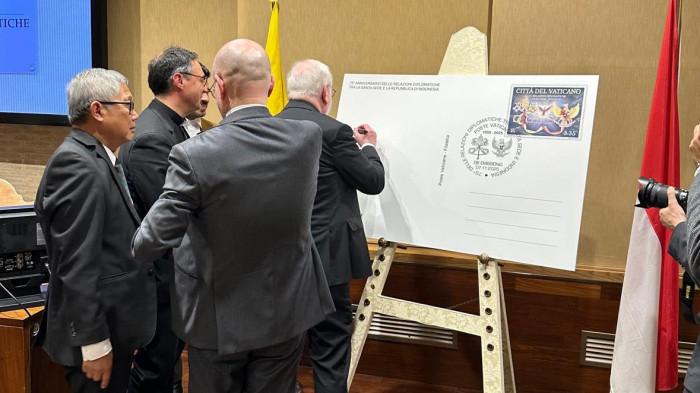 Peluncuran perangko baru yang menjadi penand