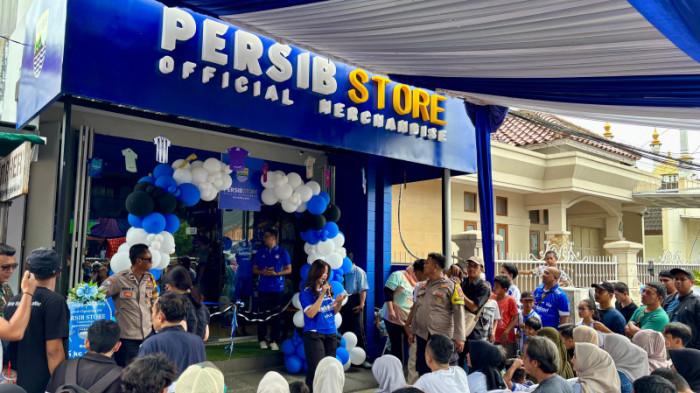 Pembukaan Persib Store baru di Jala
