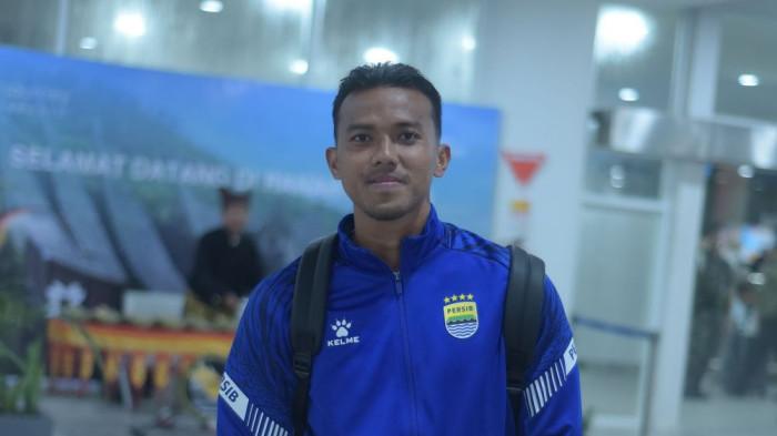 Penjaga gawang PERSIB, Teja Paku Alam, menesa
