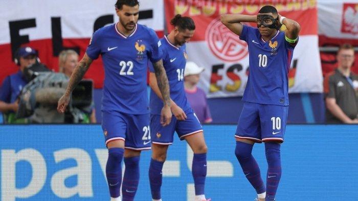 jabar/Penyerang-Prancis-10-Kylian-Mbappe-kanan-euro-2024.jpg