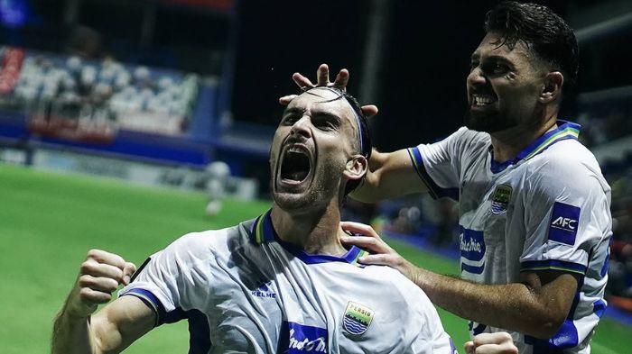 SELEBRASI GOL - Striker Persib Bandung asal Prancis, Andrew Jung melakukan selebrasi setelah membobol gawang Bangkok United pada matchday kedua AFC Champions League Two (ACL 2) 2025/2026, Rabu (1/10/2025).