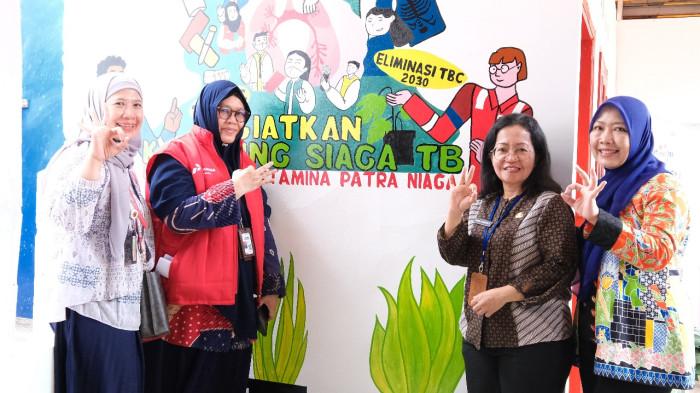 KAMPUNG SIAGA TB - PT Pertamina Patra Niaga Regional Jawa Bagian Barat (JBB) berkolaborasi dengan Puskesmas Senen untuk mendukung penuh kegiatan lomba Kampung Siaga Tuberkulosis (TB) yang diadakan oleh Dinas Kesehatan DKI Jakarta pada Kamis (02/10) di RW.03 Kelurahan Paseban, Kecamatan Senen, Jakarta Pusat.
