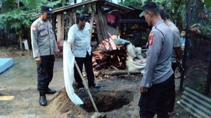 Lubang Muncul Tiba-Tiba di Halaman Rumah, Warga Ciamis Kaget Temukan Rongga Seperti Gua