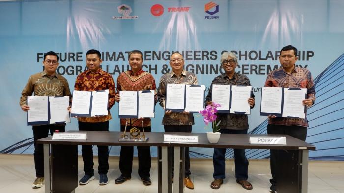 PENANDATANGANAN PERJANJIAN KERJA SAMA  -  Politeknik Negeri Bandung (POLBAN) resmi menjalin kerja sama strategis dengan PT. Trane Indonesia dan Yayasan Generasi Cerdas Iklim, 6 November 2025.