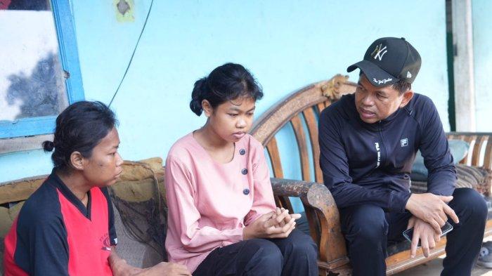 Sedih Temukan Anak Putus Sekolah karena Rawat-Temani Ibu Cuci Darah, Dedi Mulyadi Lakukan Ini