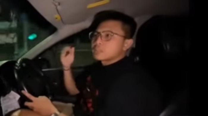 HINA SUNDA - Sosok diduga pemilik akun Resbob yang viral karena menghina suku Sunda dan kelompok suporter Persib Bandung.  Wakil Gubernur Jabar, Erwan Setiawan, turut menyoroti dan minta polisi mengusut tuntas dengan menangkap pelaku.