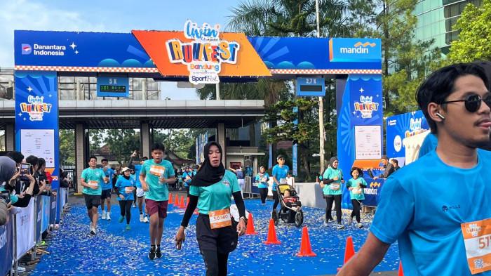 Bukan Sekadar Lari, Livin’ Run Fest Bandung 2025 Jadi Ajang Olahraga Bersama Keluarga