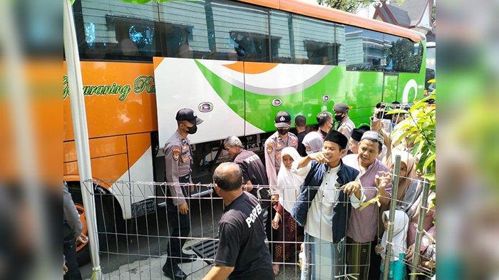 Biaya Haji Diusulkan Naik Jadi Rp 69 Juta, Warga Cirebon Ini Kaget: Subhanallah Tinggi Sekali