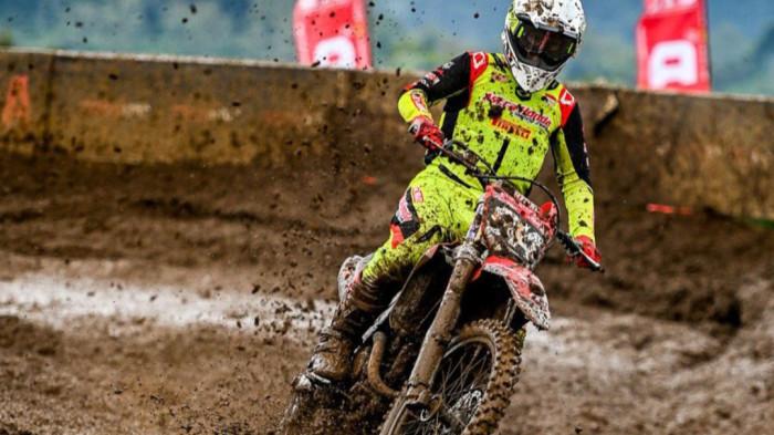 PEBALAP ASTRA HONDA MOTOR - Pebalap binaan PT Astra Honda Motor (AHM) kembali menorehkan prestasi membanggakan di ajang internasional dan nasional. Dari arena balap Malaysia, dua siswa Astra Honda Racing School (AHRS), Bintang Pranata Sukma dan Abimanyu Bintang Fermadi, berhasil meraih back to back podium pada Idemitsu Honda Thailand Talent Cup (TTC) 2025 Round 5 di Sepang International Circuit, Malaysia.