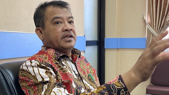 Wakil Ketua DPRD Indramayu, Sirojudin, Selasa (5/8/2025). Beredar di media sosial surat undangan rapat badan anggaran DPRD Indramayu di luar kota.