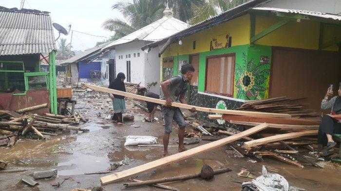 Karena Status Tanah, Pemkab Sukabumi Tak Bisa Bantu Perbaiki Bangunan Rusak Dihantam Banjir Rob