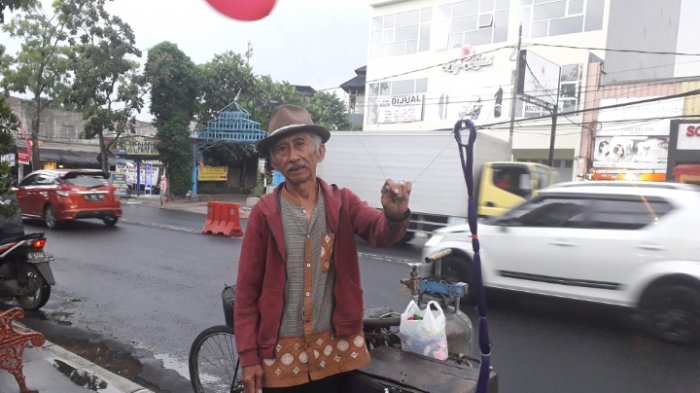 Kisah Abah Endi Penjual Balon, Berkeliling dari Tegalega hingga Buahbatu, dari Pagi Masih Belum Laku
