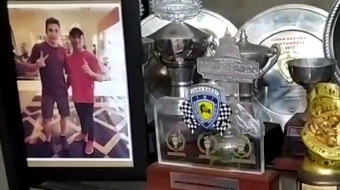 Barang peningggalan Afridza Munandar yang berada di rumah duka di Perum Tamansari Indah Nomor D9, Kelurahan Kersamenak, Kecamatan Kawalu, Kota Tasikmalaya, Selasa (5/11/2019) Siang. 