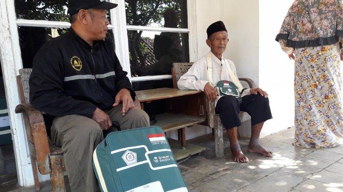 Sempat Tertunda, Calon Haji Tertua Asal Sumedang Ini Akhirnya Berangkat ke Tanah Suci