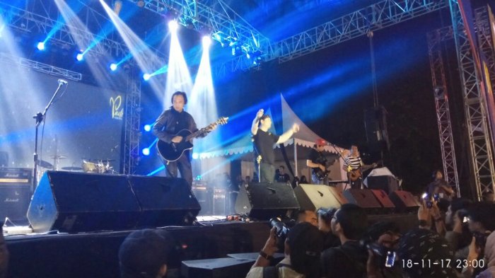 Nostalgia Bersama Padi Reborn di Acara Authenticity Fest 2017