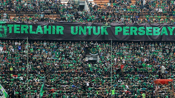 Bobotoh Disambut Hangat oleh Ribuan Bonek di Surabaya