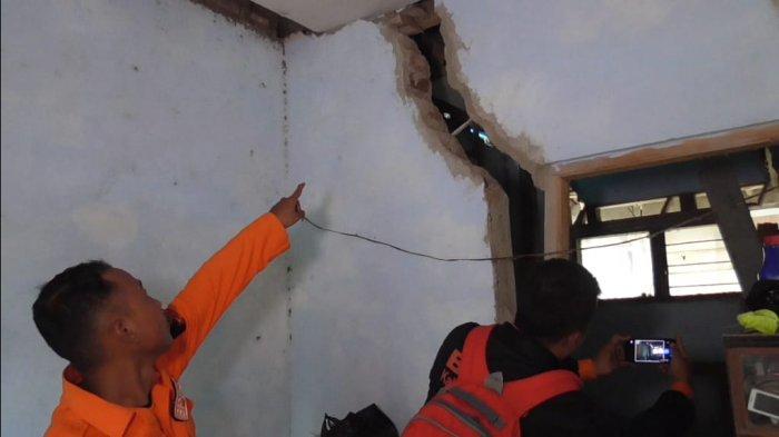 Warga Cipondoh Sumedang yang Rumahnya Retak Diimbau untuk Mengungsi