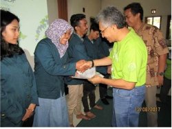 Syamsi Dhuha Foundation Salurkan Beasiswa untuk Mahasiswa ITB, Pelajar, dan Penyandang Disabilitas