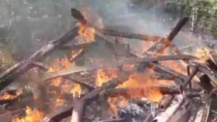 Ditinggal Salat Jumat, Rumah Kusnadi Gosong di Siang Bolong