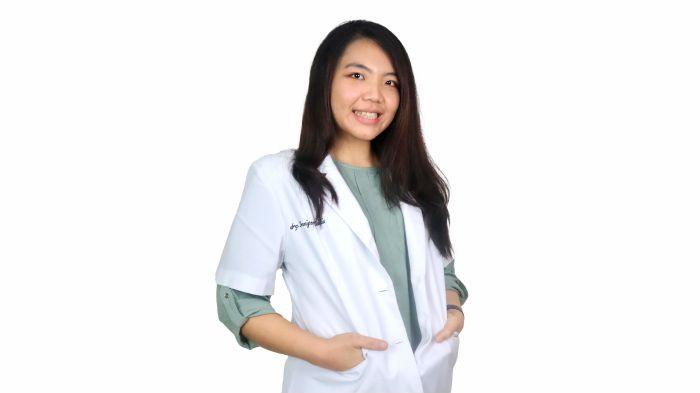 drg. Jennifer Odilia, dokter gigi di Santosa Hospital Bandung Central, mengatakan pentingnya scaling