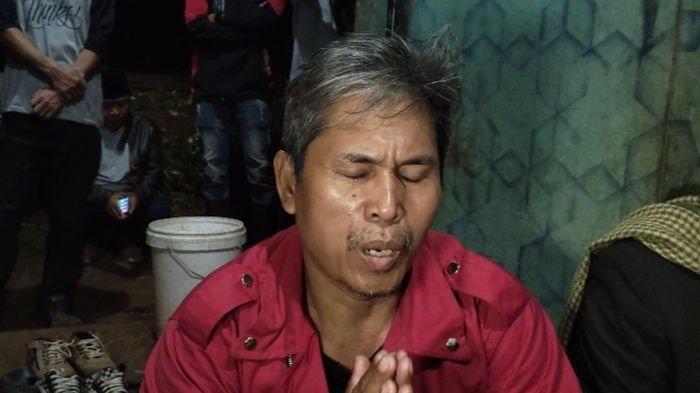 Entes Ayahanda Handi Tak Kuasa Menahan Tangis, Memohon Kepada Polisi Tangkap Pelaku Pembuang Anaknya