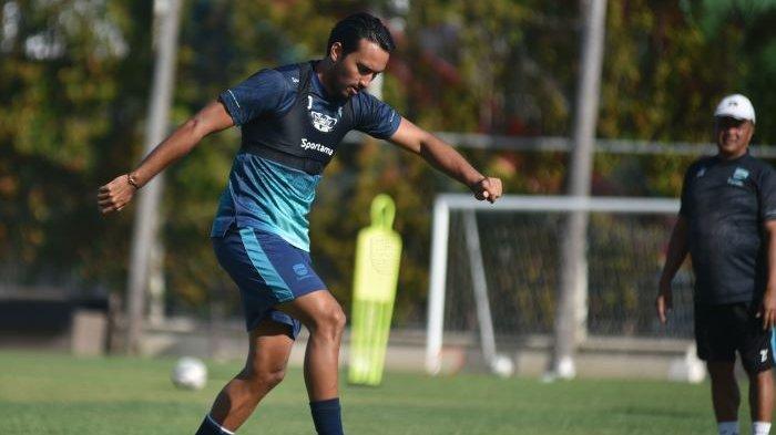 SOSOK Ezra Walian Penentu Kemenangan Persib Bandung 2-1 Lawan Persis Solo, Cetak Gol di Menit Akhir