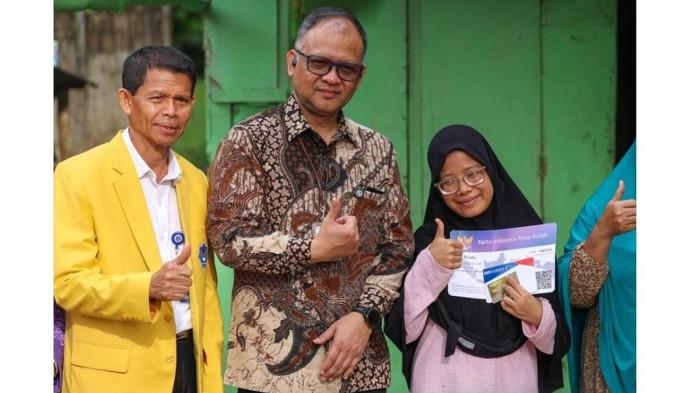 Kisah Tio Rindu Gadis Asal Aceh Raih KIP Kuliah, Punya Mata Minus 20 Tak Halangi Semangat Jadi Dosen