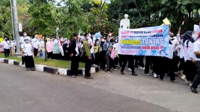 Hari Ini Ribuan Honorer Nakes Sukabumi Demo di DPRD Sukabumi, 2023 Akan Dihapus