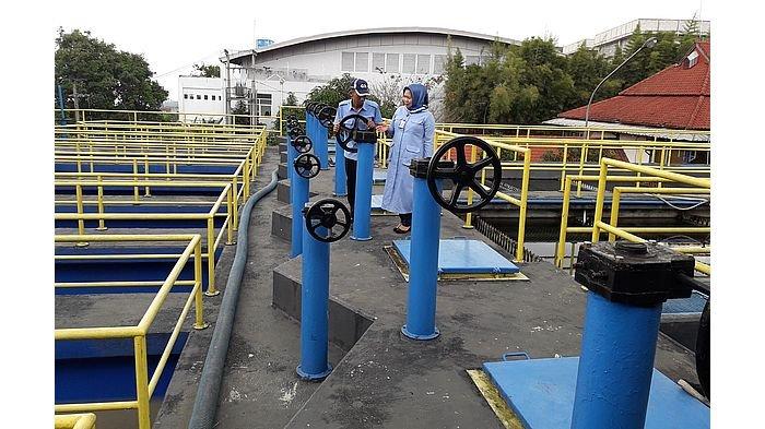 Kemarau Panjang, Debit Air Sungai Cimahi untuk Bahan Baku Air Minum Turun 20 Persen
