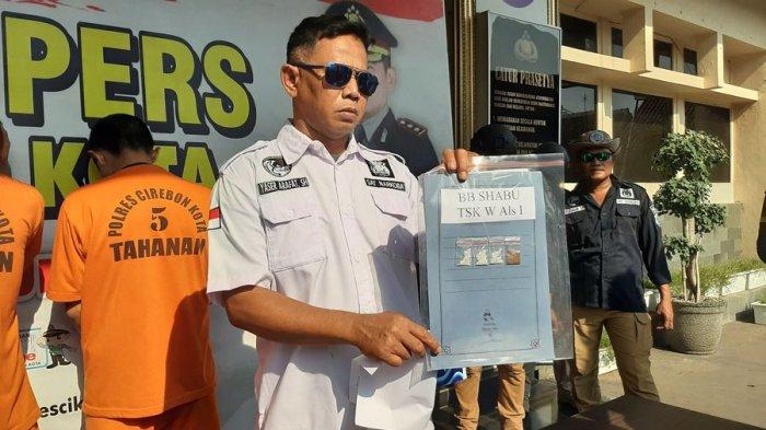 Polisi Tangkap Pengedar Tembakau Gorila di Belakang Masjid Kalitanjung Kota Cirebon