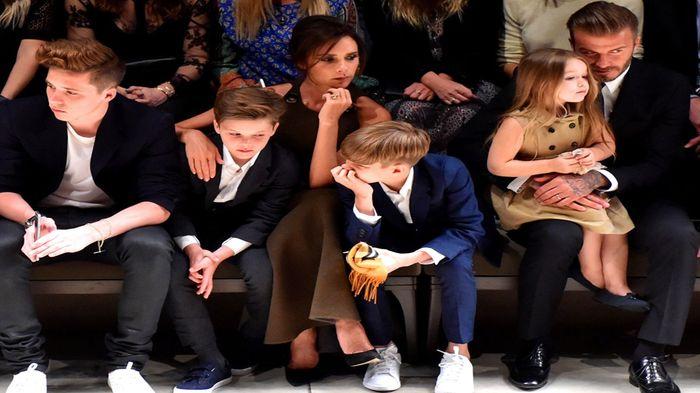 Intip Rumah David dan Victoria Beckham yang Baru, Yuk! Mesti Bilang Wow Saat Mengetahuinya - keluarga-david-dan-victoria-beckham_20151210_140607.jpg