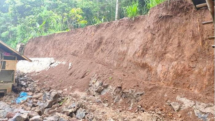 Longsor Kembali Terjadi di Desa Anggrawati Majalengka, Ada Satu Rumah Terdampak