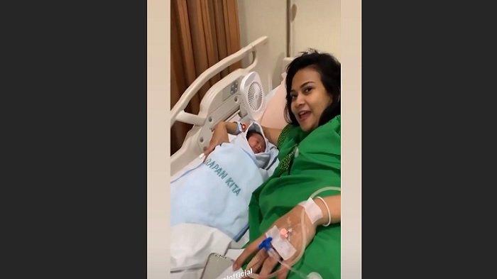 Foto-foto Terbaru Gala Sky Anak Vanessa Angel, Bibi Ardiansyah Kubur Ari-ari Anak di Halaman Rumah