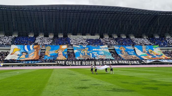 KOREO ONE PIECE - Koreo One Piece di laga Persib vs Persija di Stadion Gelora Bandung Lautan Api, Minggu 11 Januari 2026. Persib menang 1-0 di laga ini.