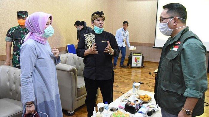 Kunjungan Ridwan Kamil itu diterima Bupati Bandung H Dadang Naser beserta jajaran Pemerintah Daerah dan Forum Komunikasi Pimpinan Daerah (Forkopimda) Kabupaten Bandung, Minggu (22/3/2020)