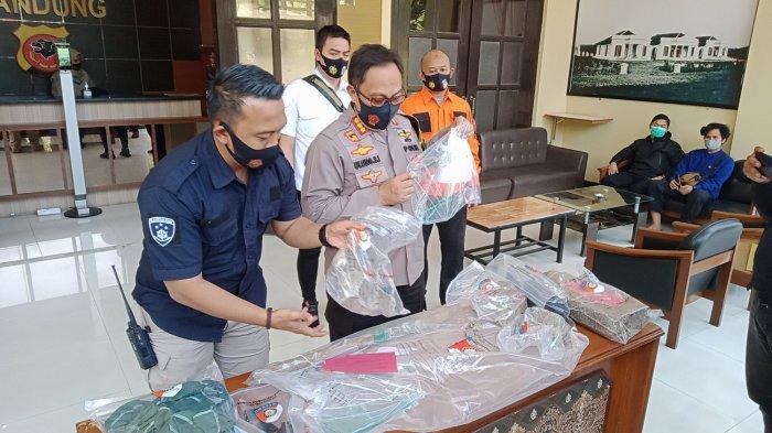 Masjid di Dago Bandung Dilempari, Pelaku Pakai Sarung, Telanjang Dada & Berteriak,