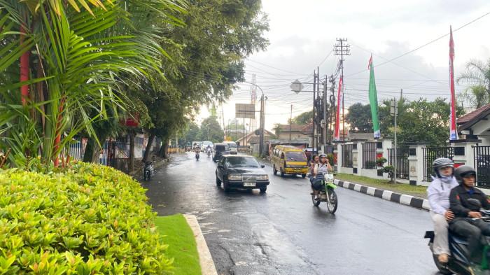 UNDERPASS GATSU - Jalan Gatot Subroto tak jauh dari Taman Kartini akan dibangun underpass sebagai solusi untuk mengatasi kemacetan/Rahmat Kurniawan