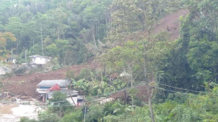 Tanah Longsor di Talegong Kabupaten Garut Timpa 7 Rumah, Jalan Provinsi Bandung-Garut Tertutup