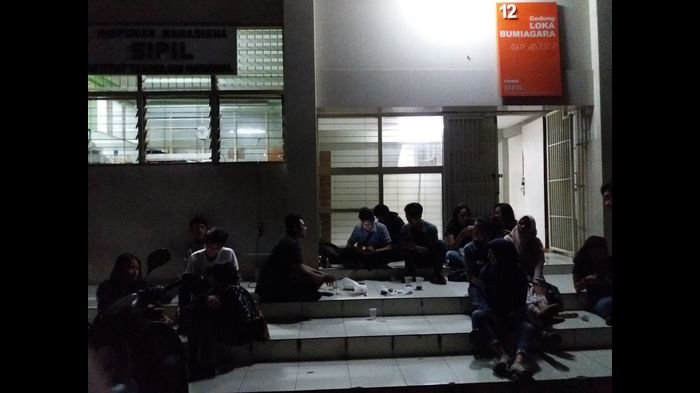 Rekan Korban Mahasiswa yang Tewas di Pantai Batununggul, Menunggu di Kampus Hingga Larut Malam