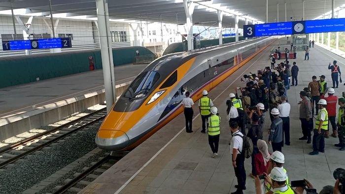 Penumpang Kereta Cepat Whoosh Naik selama Momen Lebaran, Jumlah Perjalanan Ditambah sampai 18 April