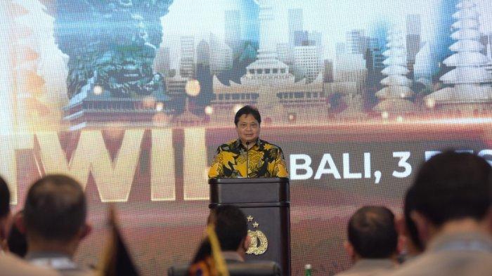Bantu Tangani Covid-19, Menko Airlangga Apresiasi Peran TNI dan Polri, Minta Waspadai Varian Baru