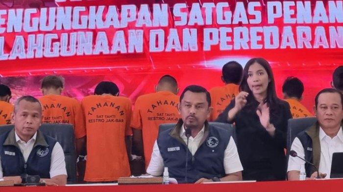Sosok MNA, Pacar Selebgram Angela Lee Diringkus Polri, Jadi Kurir Narkoba Fredy Pratama