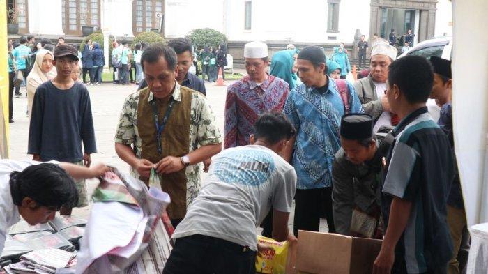 PT Bintang Toedjoe Ajak Ibu PKK dan Pondok Pesantren Bermitra, Bagikan Bibit Jahe Merah
