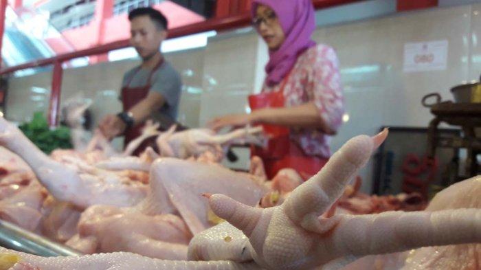 Belum Pernah Ditemukan Daging Oplosan dan Ayam Tiren, Dispangtan Cimahi Tetap Cek ke Pasar