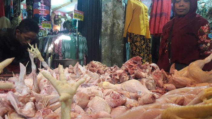 Harga Daging Ayam dan Telur di Pasar Tanjungsari Mulai Turun, Pembeli Bersyukur