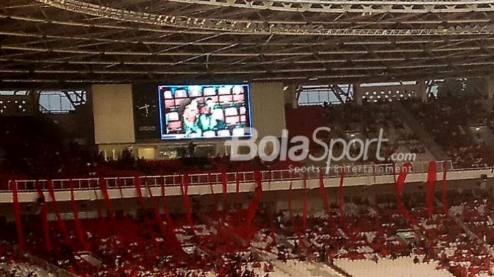 Jangan Coba-coba Angkat Kaki ke Kursi di Stadion SUGBK, Ini Akibatnya