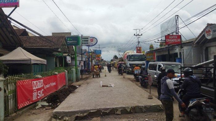 Proyek Tak Selesai, Kontrak Bagi Kontraktor Perbaikan Jalan Selatan KBB Diperpanjang Tapi Kena Denda