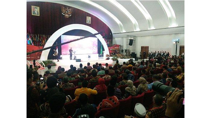 Peringatan hari Hak Asasi Manusia (HAM) sedunia diperingati pada 10 Desember 2019. Di Indonesia, peringatan tersebut berlangsung di Gedung Merdeka Jl Asia Afrika, Kota Bandung, Selasa (10/12/2019). 