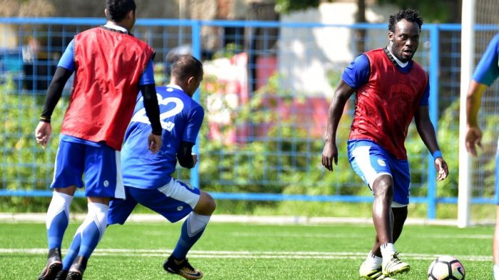 VIDEO-- Aksi Kocak Michael Essien di Latihan Persib Bandung Jelang Lawan Barito Putera